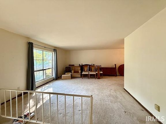 3rd image of 620 S Heritage Dr