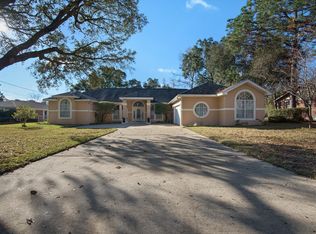 96 Country Club Rd, Shalimar, FL 32579