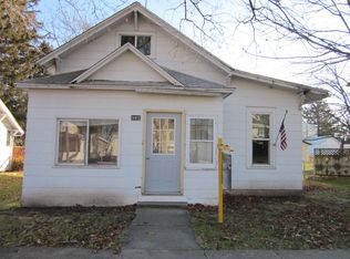 107 S 1st St, Pearl City, IL 61062