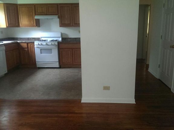 4th image of 1207 Fairwood Dr