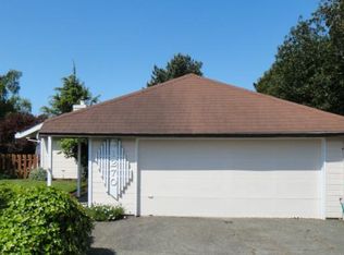 1270 Sanford Ave, Coos Bay, OR 97420