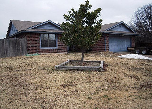 1st image of 212 Woodgate Dr