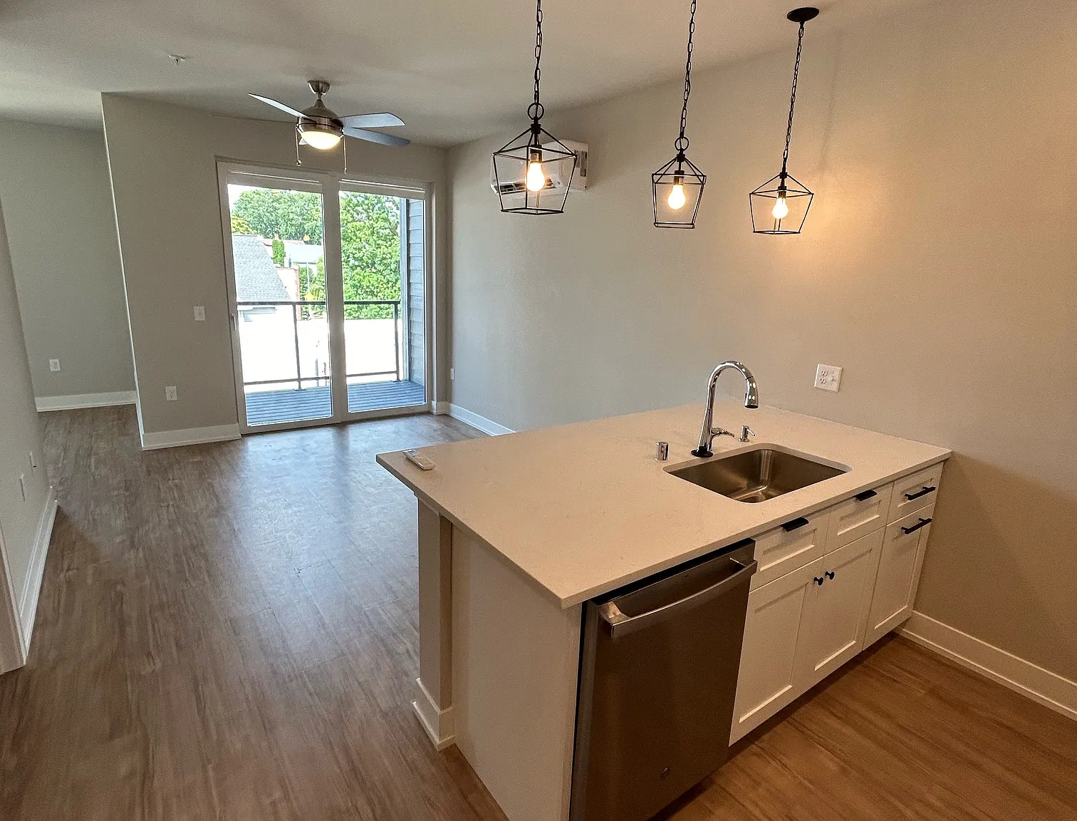 Studio, 495 sqft, $1,399 — Photo 4