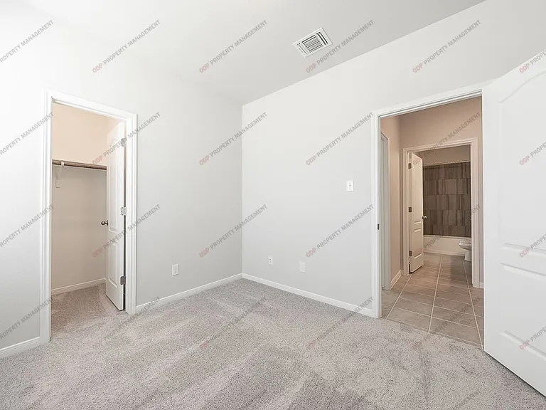 711 Friars Landing Dr — Photo 5