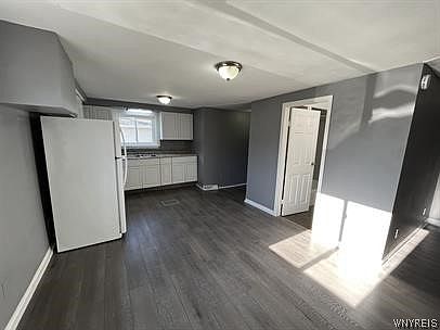 5th image of 285 Clinton St