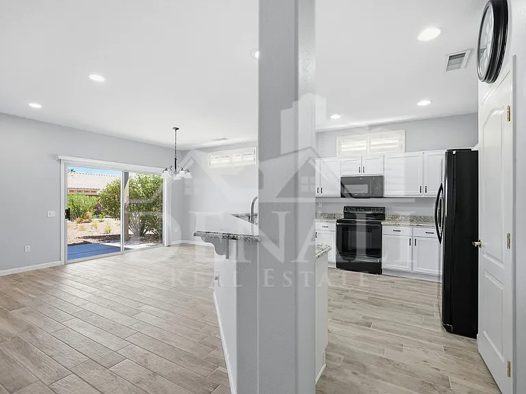 16536 W Rock Springs Ln — Photo 9