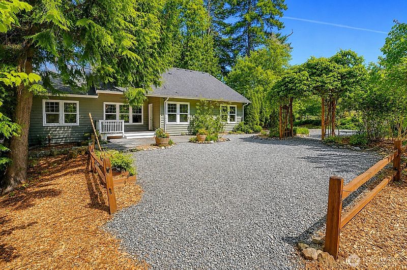 2nd image of 308 RIDGELAWN Place