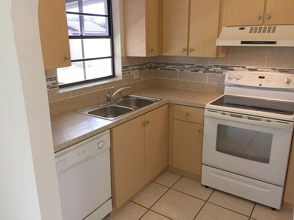 4th image of 1122 Viking Dr