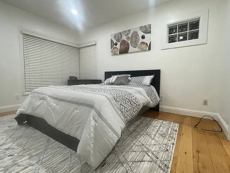 4717 V St — Photo 15