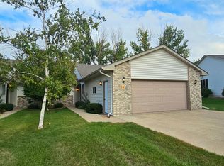 34 Line Dr, Morris, MN 56267