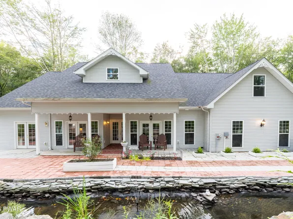 126 Blue Heron Way, Hawley, PA 18428