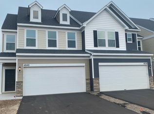 4838 Airlake Dr, Woodbury, MN 55129