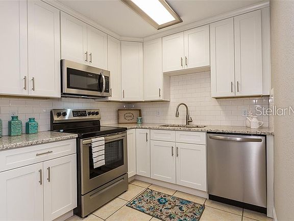 5th image of 619 Carolyn Dr