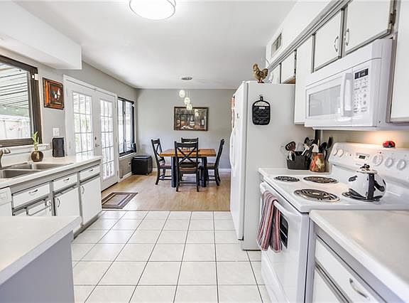 4th image of 9612 Blue Creek Ln