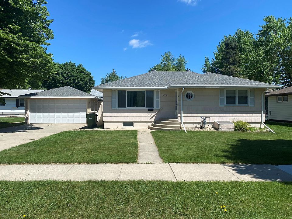 1st image of 203 Clary St