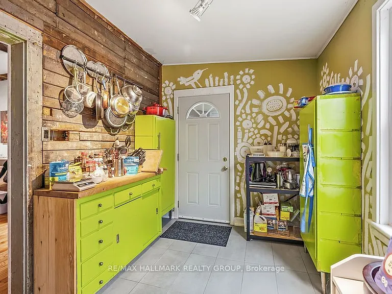 439 Kent St — Photo 18