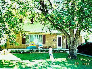 1st image of 305 N Regent Dr