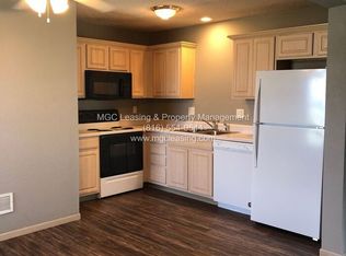1023 Garden Dr, Harrisonville, MO 64701