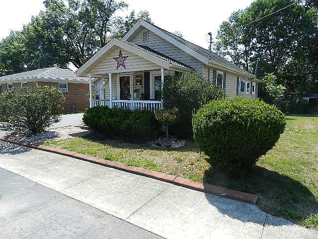1055 Uncapher Ave photo 1