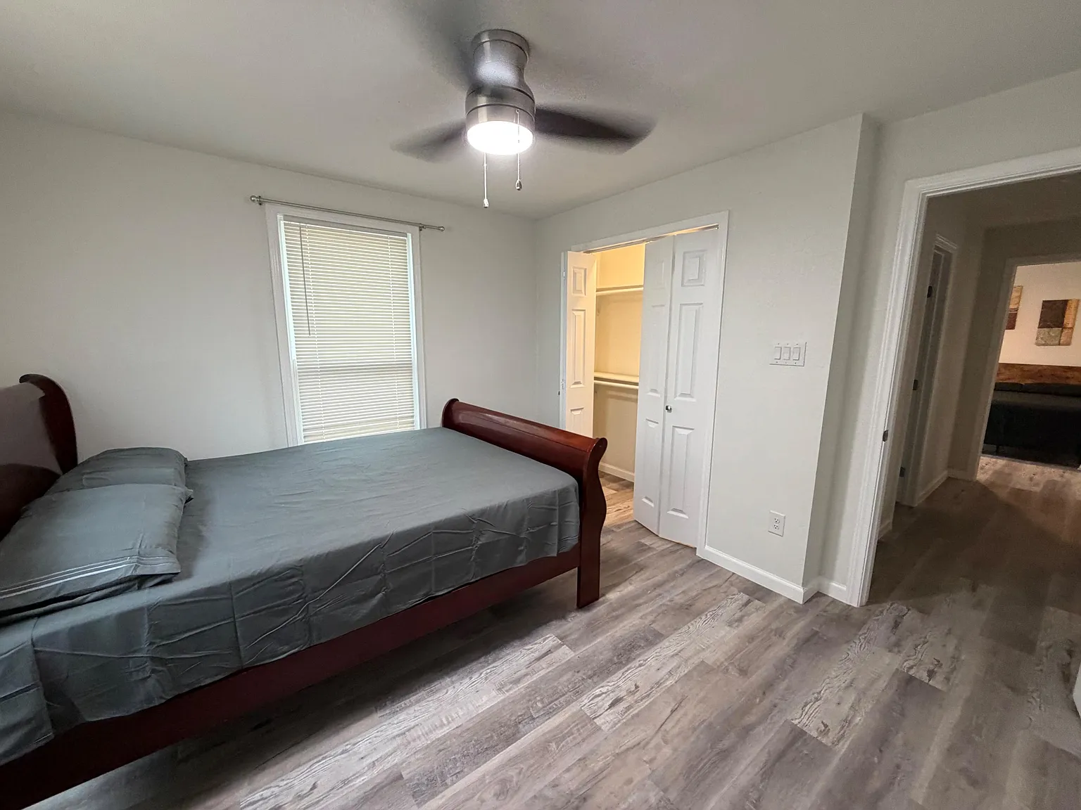 4 bed, 2.0 bath, 1800 sqft, $754 — Photo 2