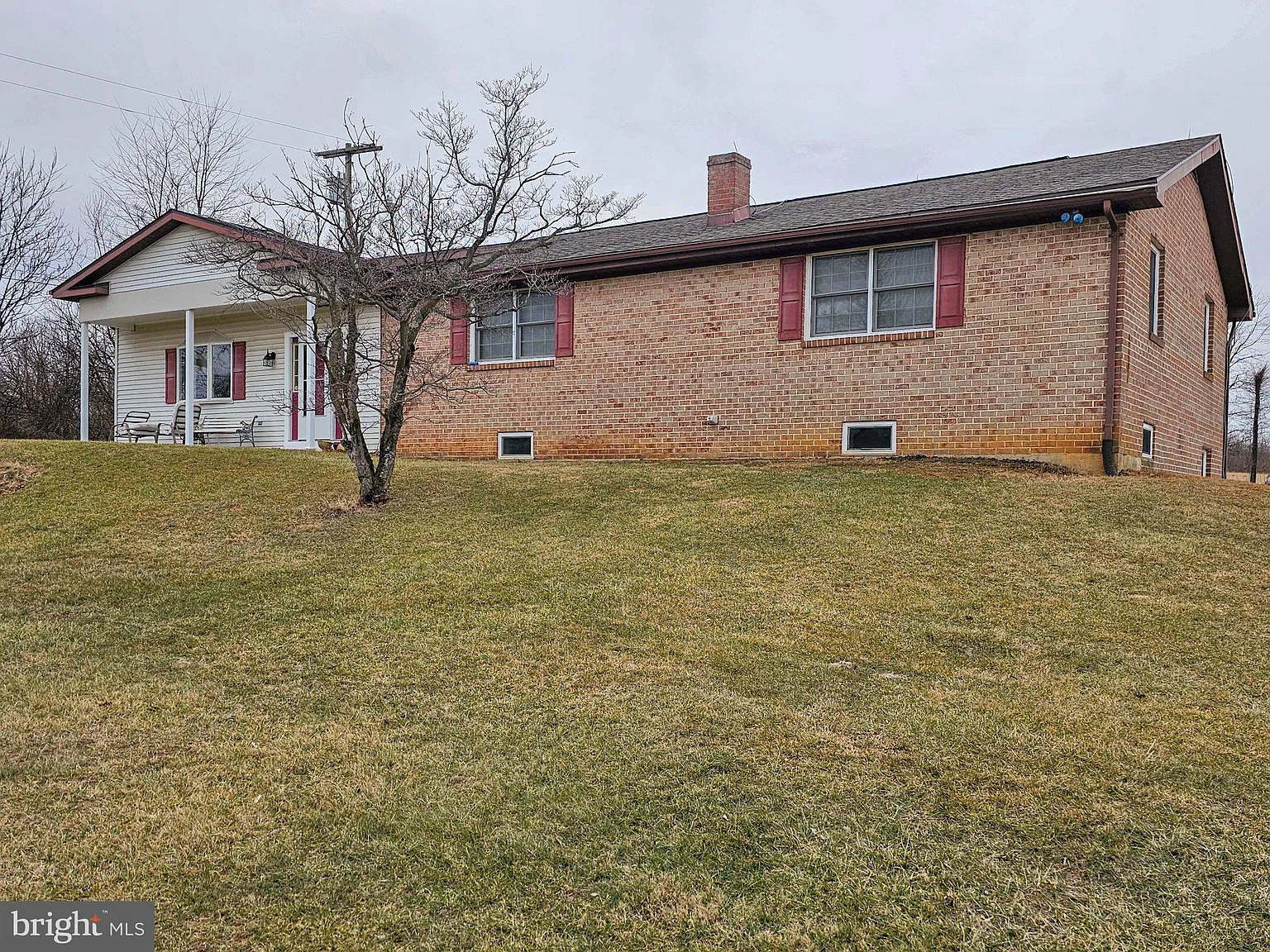 4 bed, 2.5 bath, 3196 sqft, $2,495 — Photo 1