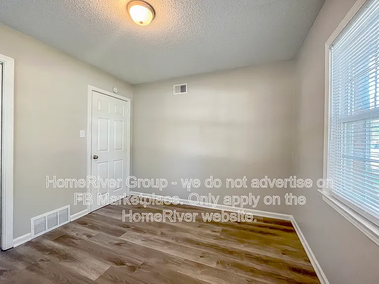 1756 W Holmes Rd — Photo 14