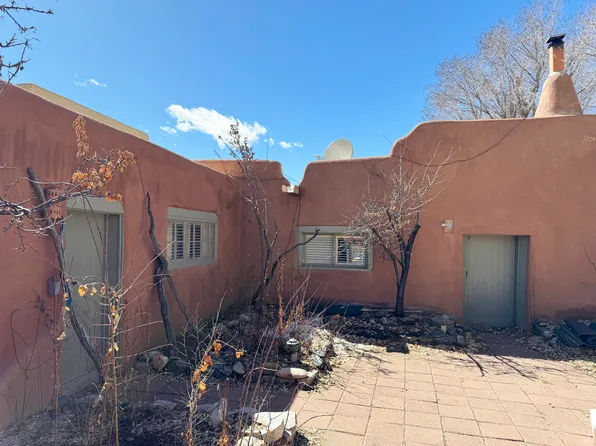 108 La Loma Plz, Taos, NM 87571