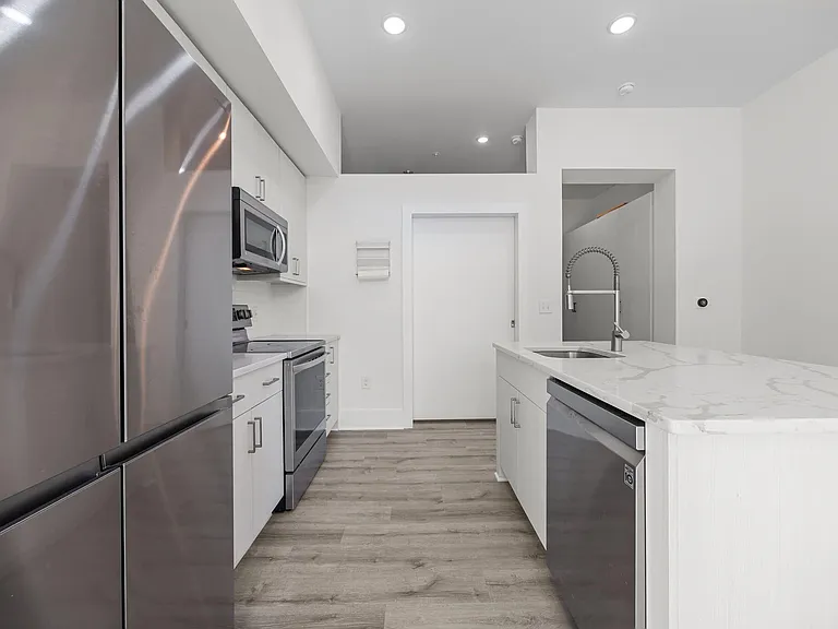 2441 Campus Shore Dr #109-A — Photo 9