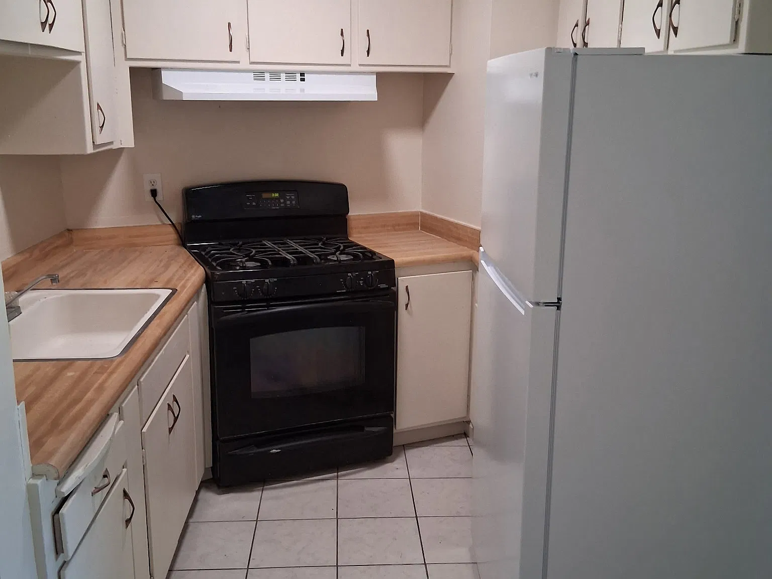 2 bed, 800 sqft, $1,450 — Photo 1