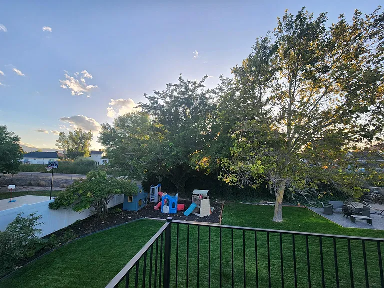 Huge backyard with lots of trees!