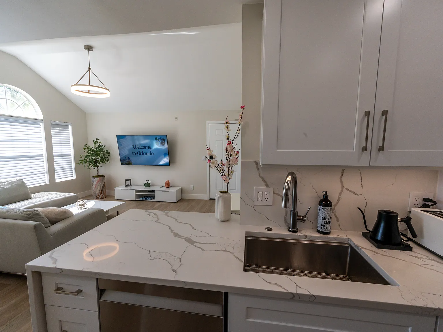 2 bed, 1097 sqft, $3,000 — Photo 4