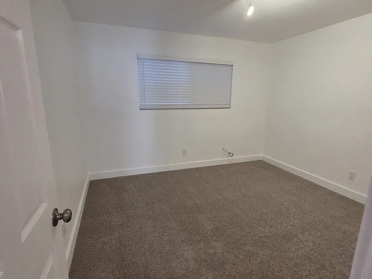 835 State St — Photo 15