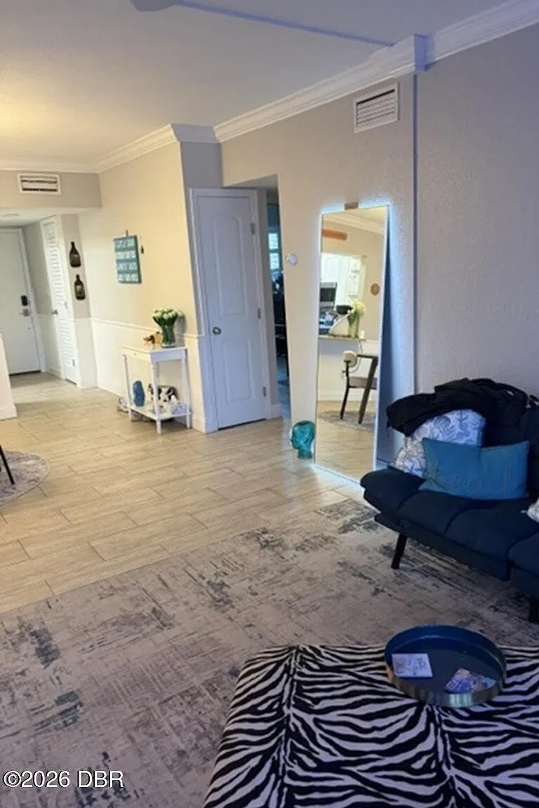 3 bed, 2.0 bath, 1334 sqft, $2,900 — Photo 4