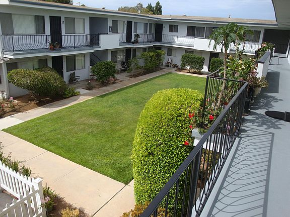 3rd image of 2950 Clairemont Dr APT 3