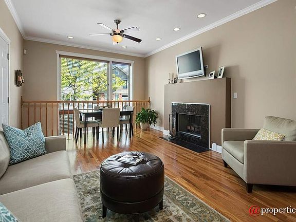 2nd image of 1419 W Walton St #1E