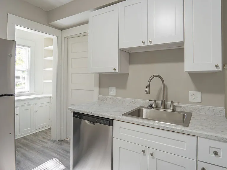 1606 Concordia Ave — Photo 6