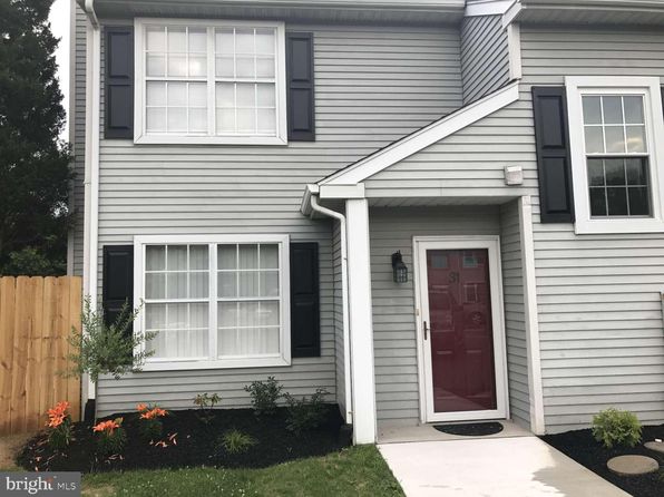 31 Bark Hollow Ln