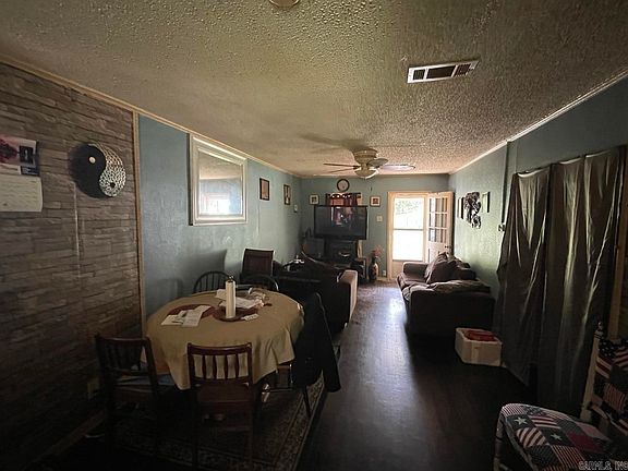 2nd image of 209 Virginia St