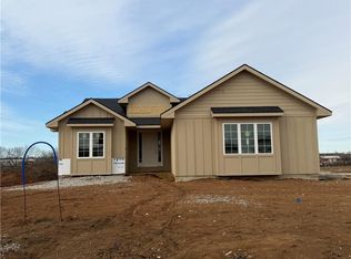 20804 Emerald St, Spring Hill, KS 66083