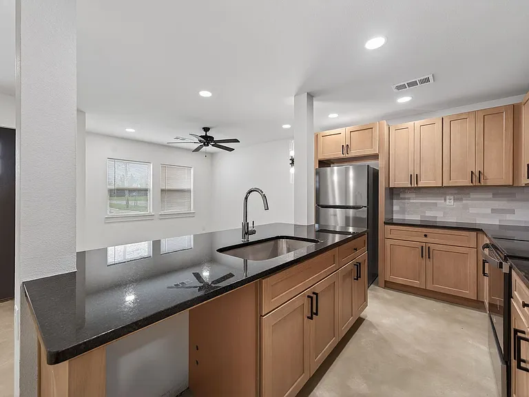 3206 Sayle St #B — Photo 5