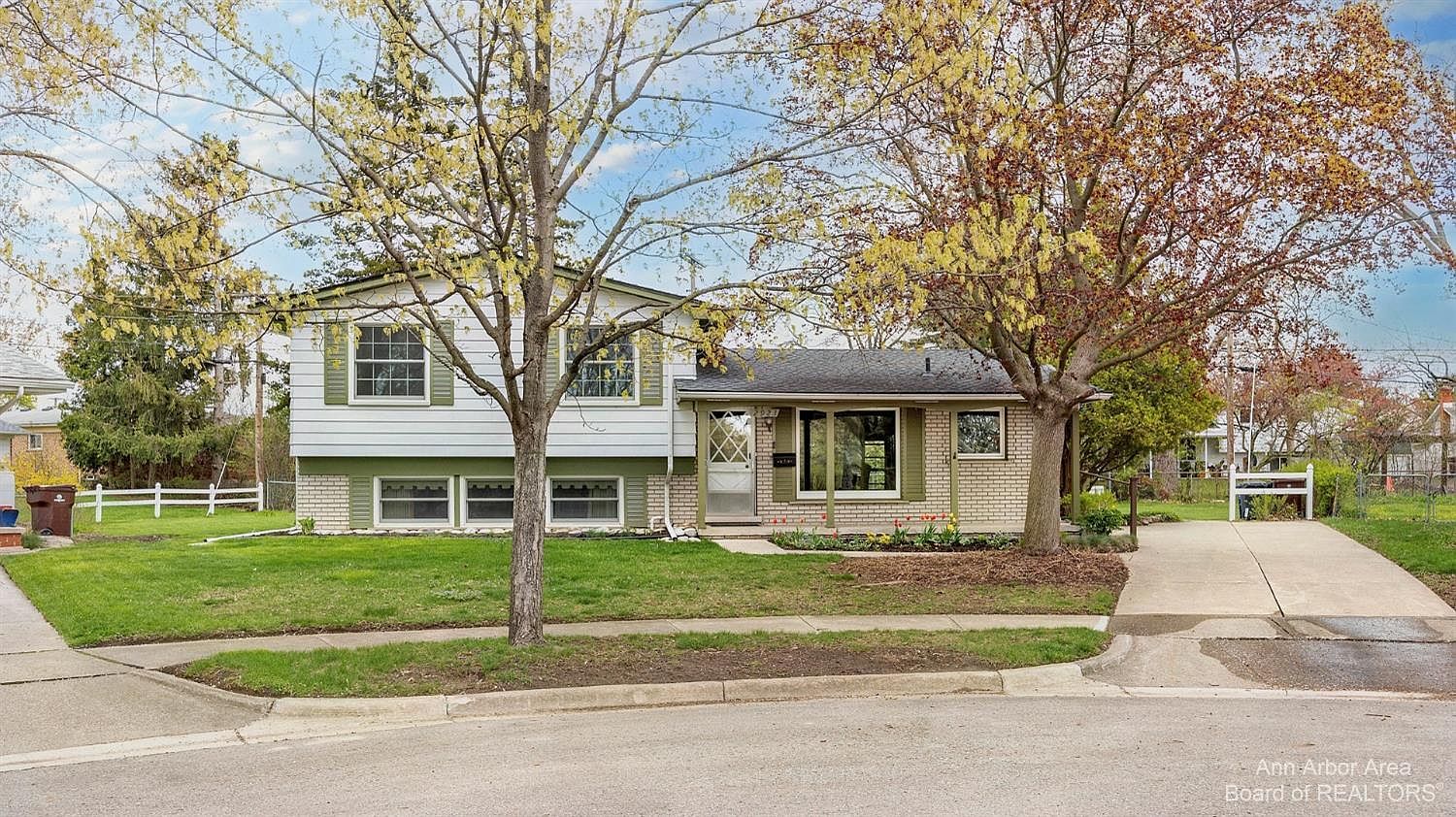 2923 Burlington Ct, Ann Arbor, MI 48105 Zillow