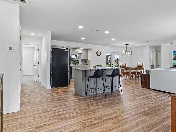 3rd image of 20495 ALBURY DRIVE