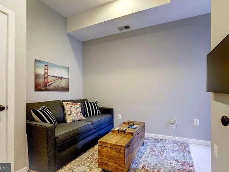 1322 W St NW #2 — Photo 8