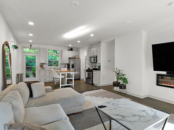 5th image of 2522 Colbert Dr