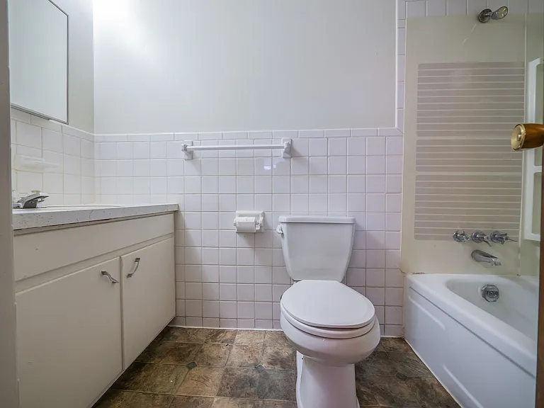 Campus View Apartments — Photo 10