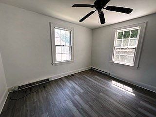5th image of 521 Hughes St