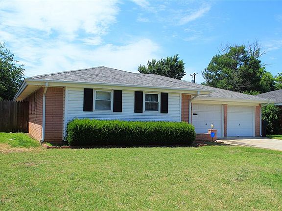 3rd image of 604 SW 70th St