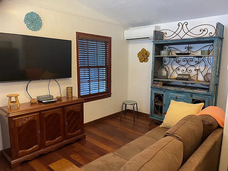 200 Noble St #1 — Photo 7