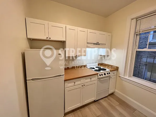 33 Park Dr, Boston, MA