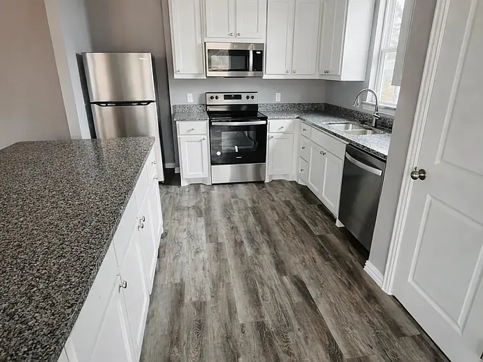 2109 Bluebonnet Ave — Photo 3